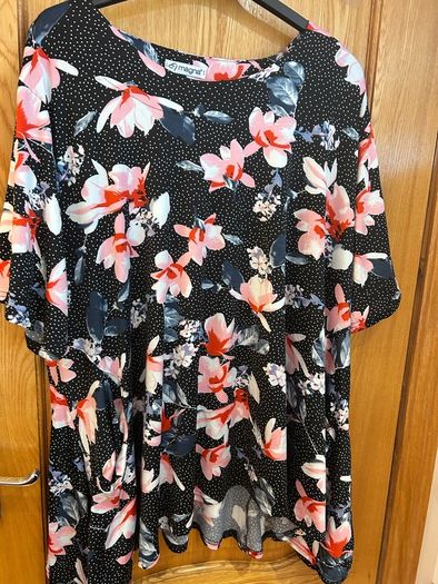 Magna 2 pocket tunic size 24/26