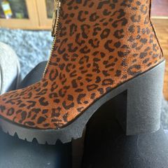 Uk 4 boots