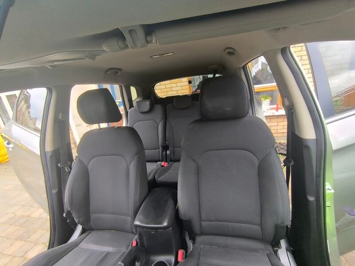 2014 Kia Carens