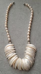 Pearl and mother of pearl necklace