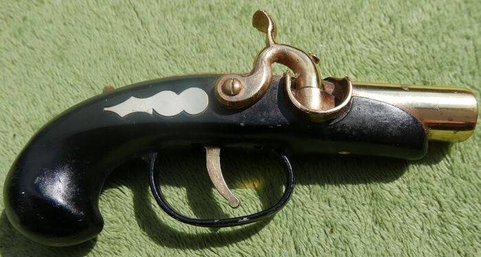 Vintage 1960s Japan Derringer Pistol Gun Lighter (it looks like it works)