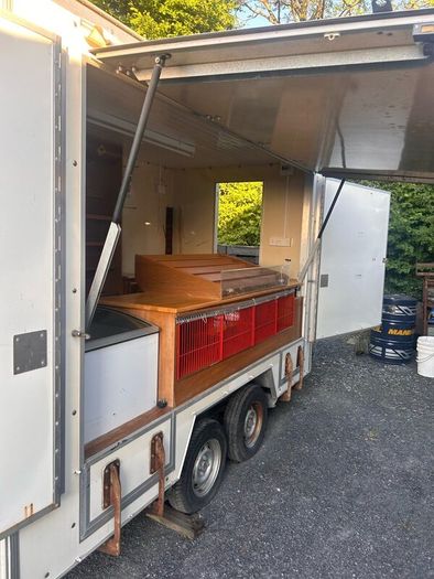 Exhibition shop trailer
