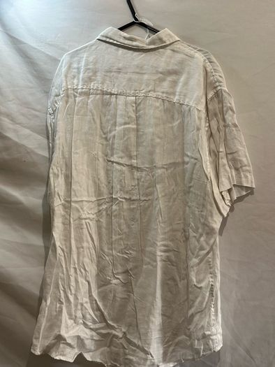 short-sleeve button