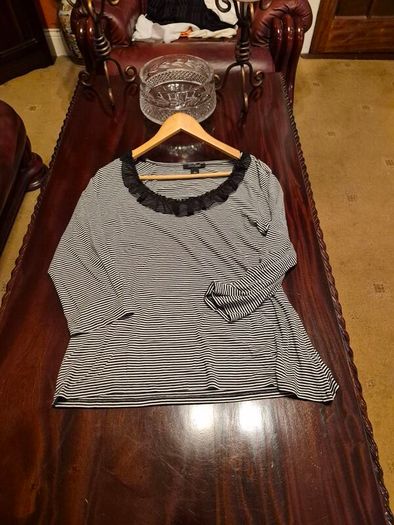 White House/Black Market  Top