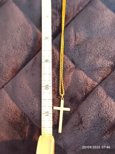 9ct gold cross and chain