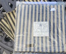 7 brand new napkins