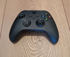 Xbox Series X/S Wireless Controller + Official Rechargeable Battery