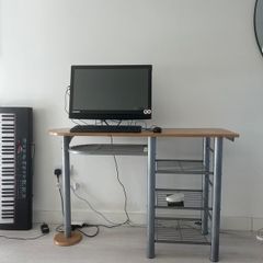 free desk