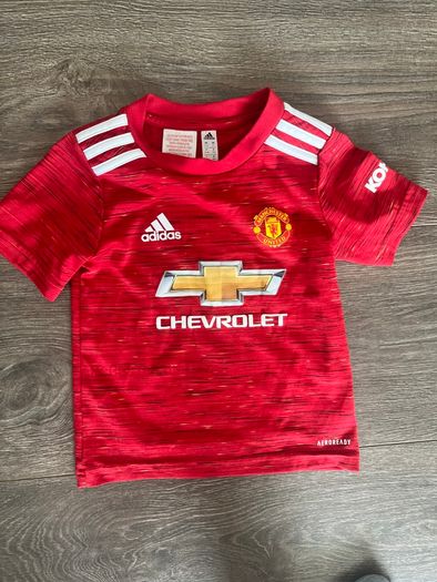 Manchester United kids top