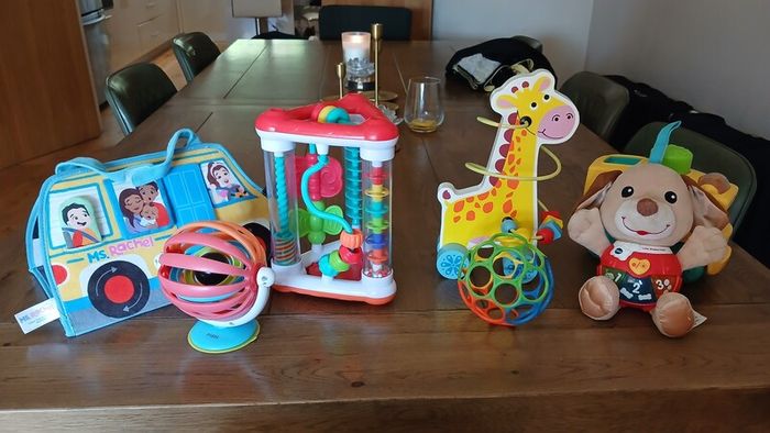 toys