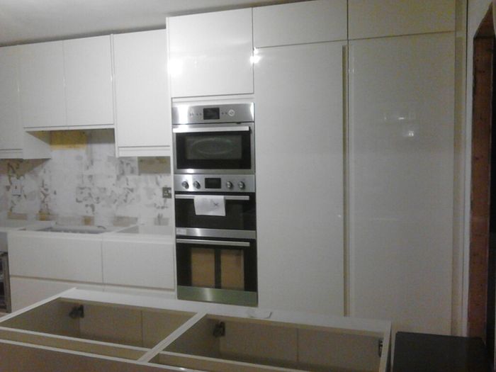 kitchen fitter