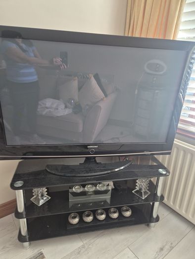 Tv & 3 tier glass stand