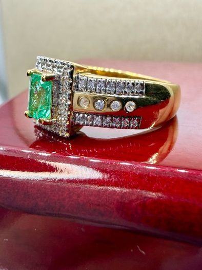 Emerald & Natural Zircon Ring