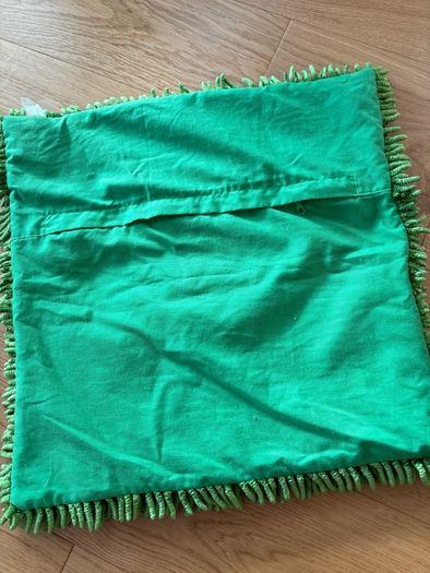 Super fluffy green pillowcase
