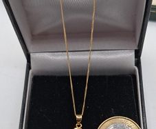 9ct Yellow Gold Miraculous Medal Pendant necklace