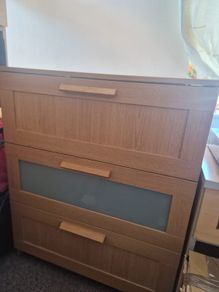 chest of drawers