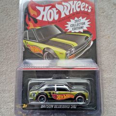 1/64 Hot Wheels Datsun Bluebird Collector Edition 2017 Inc Protector