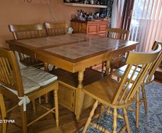 Solid oak extendable table
