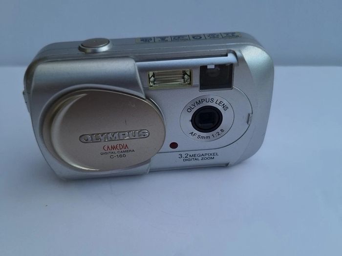 Olympus Camedia C-160 Digital Camera