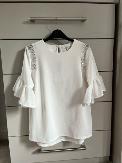 River Island, Oasis, Next, Savida, Miss Selfridges, Marc Angelo, Promod, Debenhams, Gelert, Carraig Donn, Dorothy Perkins Clothing