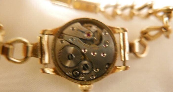 Vintage Tanis 17 Jewel Mechanical Watch - Womens Swiss - Gold Plated Watch (the watch works well and keeps time)