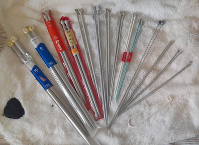 FREE GIFT: 3 Pairs of Knitting Needles with every Wool Pack!
