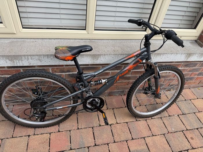 Apollo Creed 24 Mountain Bike  24 inch weels