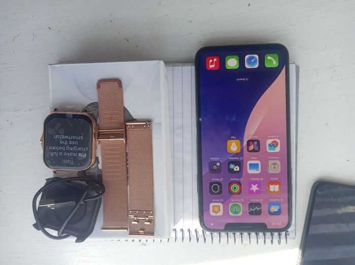 iphone xs max and smart watch