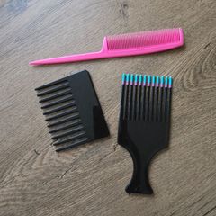 bundle of combs