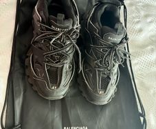 Balenciaga tracks runners