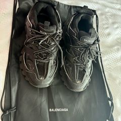 Balenciaga tracks runners