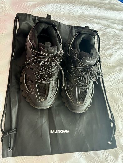 Balenciaga tracks runners