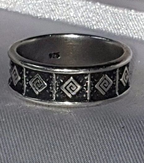Pristine Vintage Sterling Silver Band Ring
