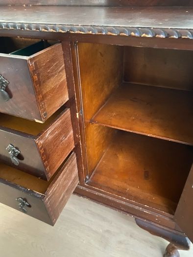 Vintage Mahogany Sideboard / Cabinet