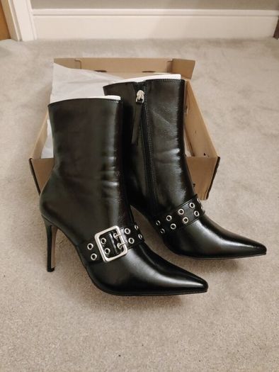 black point boot