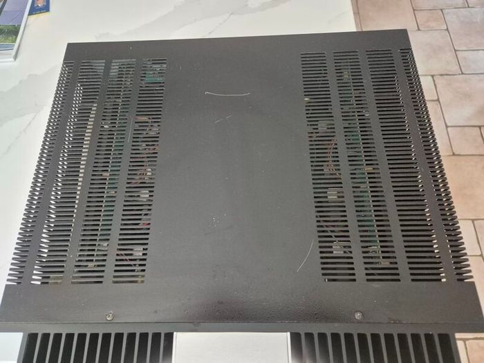 Rotel RMB 1075 5 channel THX certified AV Power Amp