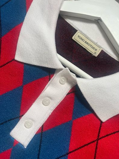 Knitted Polo shirt in blue white and red color