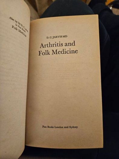 Arthritis & Folk Medicine.  By D.c.jarvis. M.d. Paperback In Good Condition.  See Photos For Same