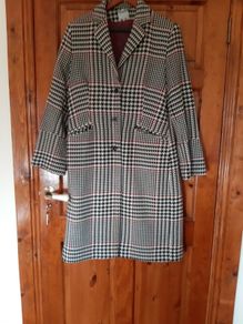 Ladies Winter Check coat Size 16 Oasis