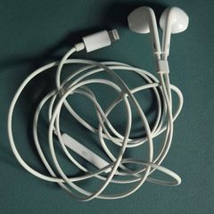 Apple EarPods with lightning connector