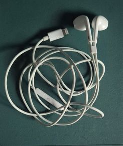 Apple EarPods with lightning connector