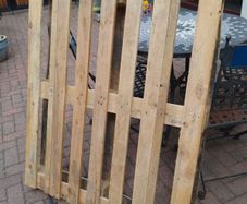 Pallet - clean and dry - FREE to collect