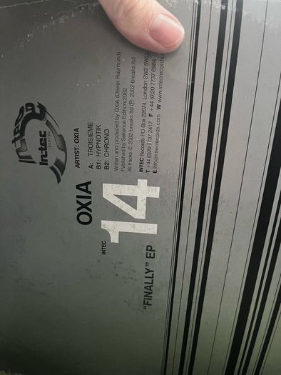 10e each Techno 12" vinyl