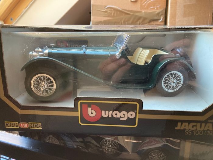 Jaguar SS 100 Scale 1/18 New Burago