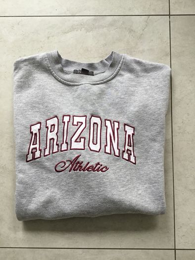 Men's grey Sweatshirt. Size Large