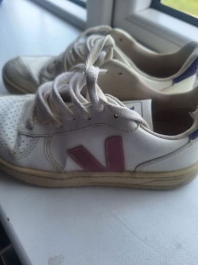 Veja Vegan V10 Trainers Purple and Pink Veja
