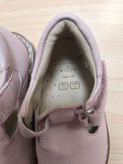 Leather baby/kids shoes new uk 6