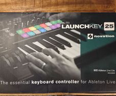 Novation Launchkey 25 (Model 2020)