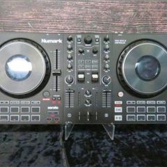 Numark Mixtrack platinum