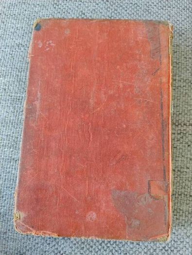 Filidheacht na nGaedheal Notai 1940 Irish Poetry Notes by Padraig O Canainn hardback in well used condition with all pages intact FREE STANDARD POSTAGE INCLUDED